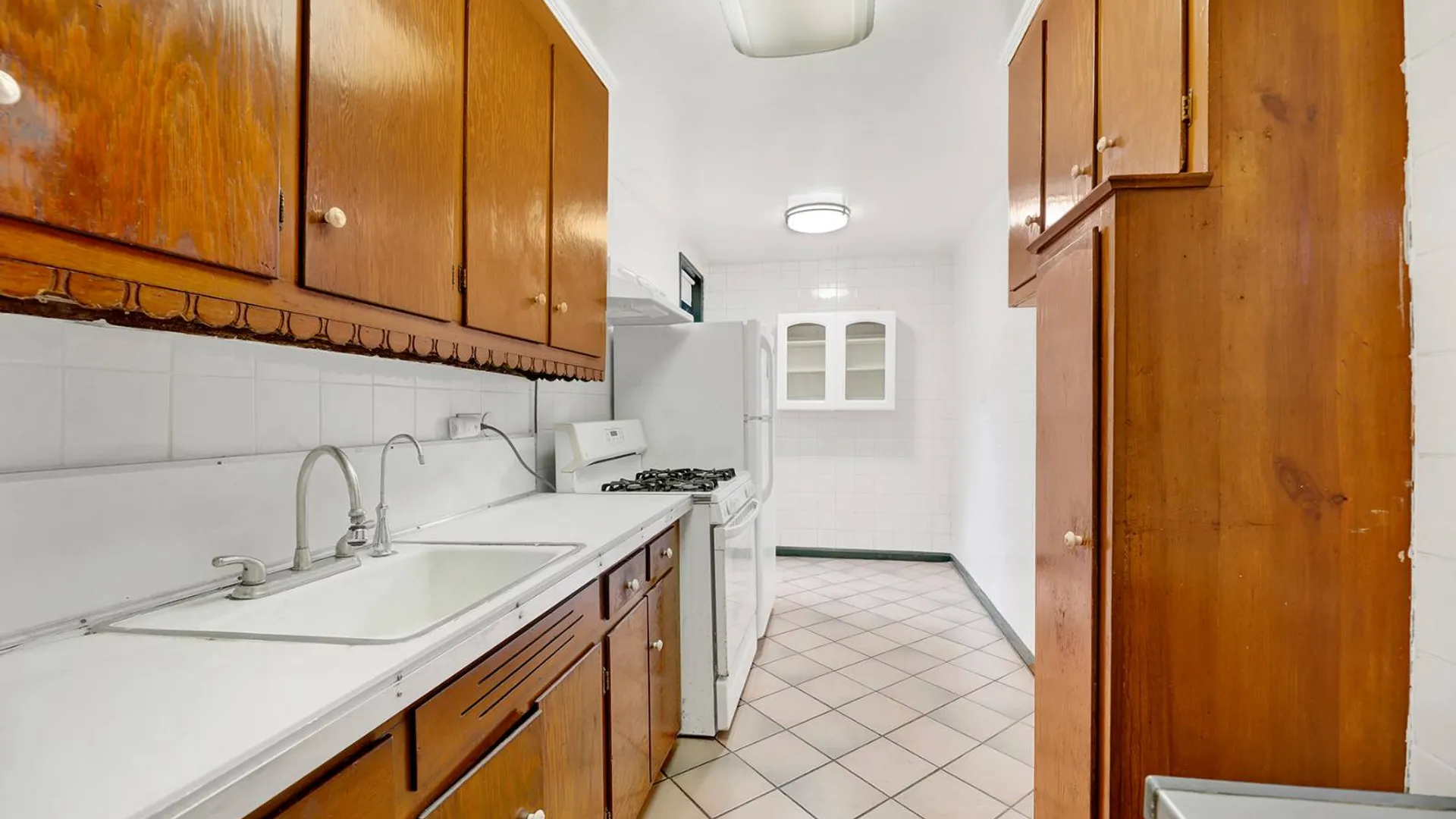 Property at 711 Montauk Ct, Brooklyn, NY 11235 7
