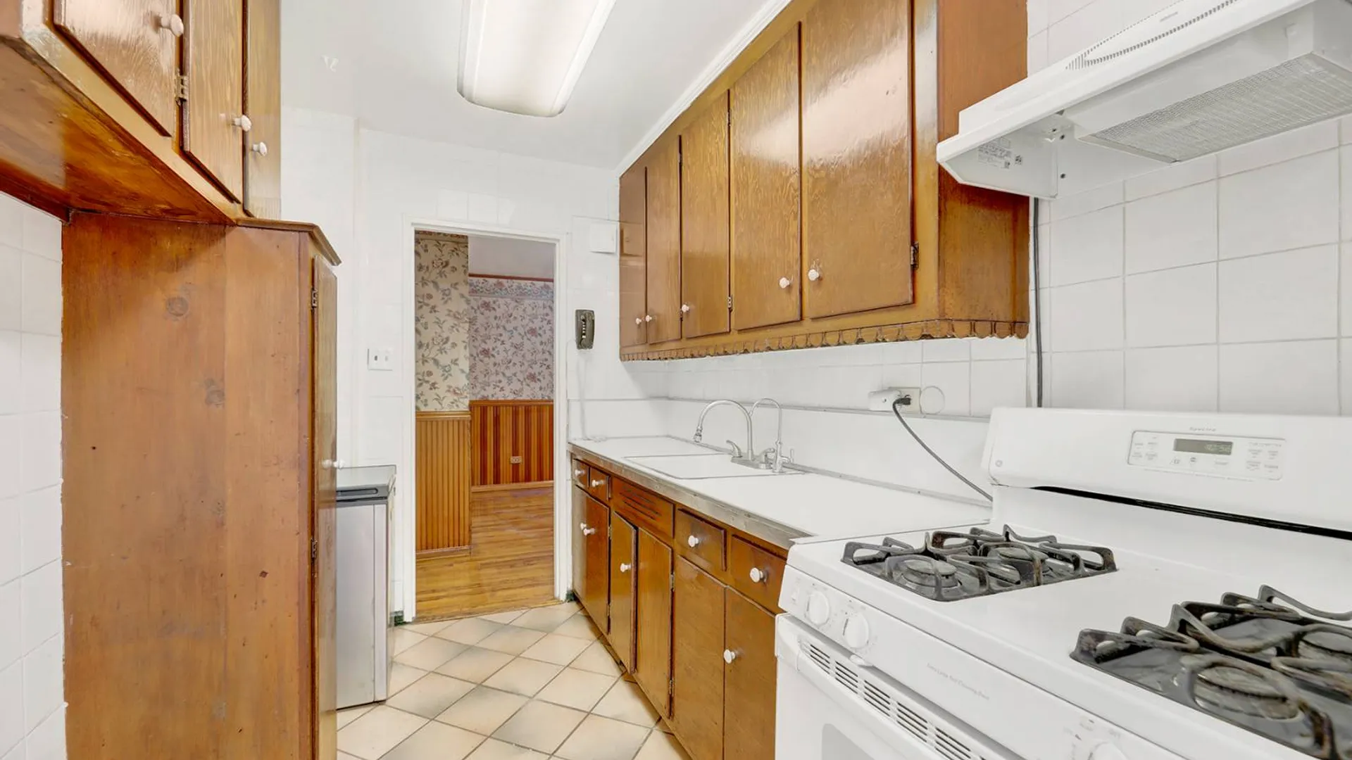 Property at 711 Montauk Ct, Brooklyn, NY 11235 8