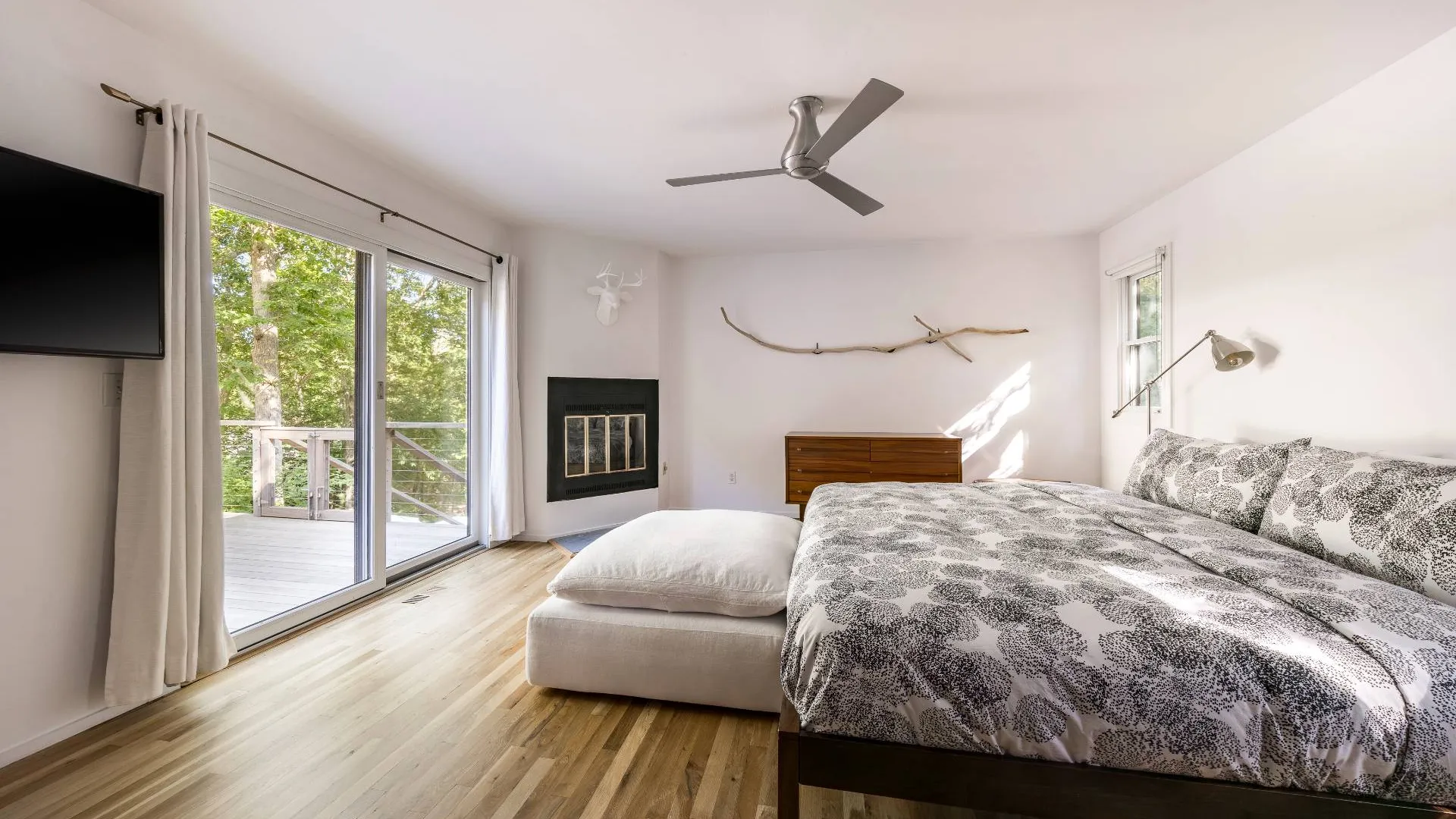 Property at 4 Hollow Tree Lane, East Hampton, NY 11937 12