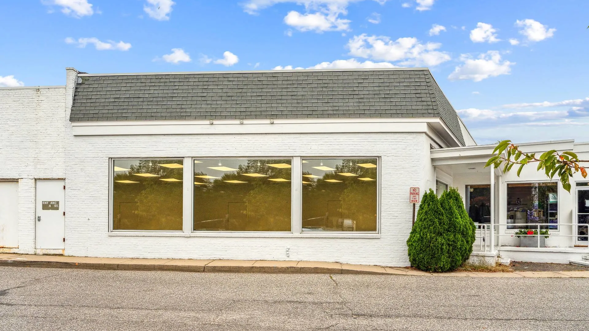 Property at 53 The Circle, East Hampton, NY 11937 4