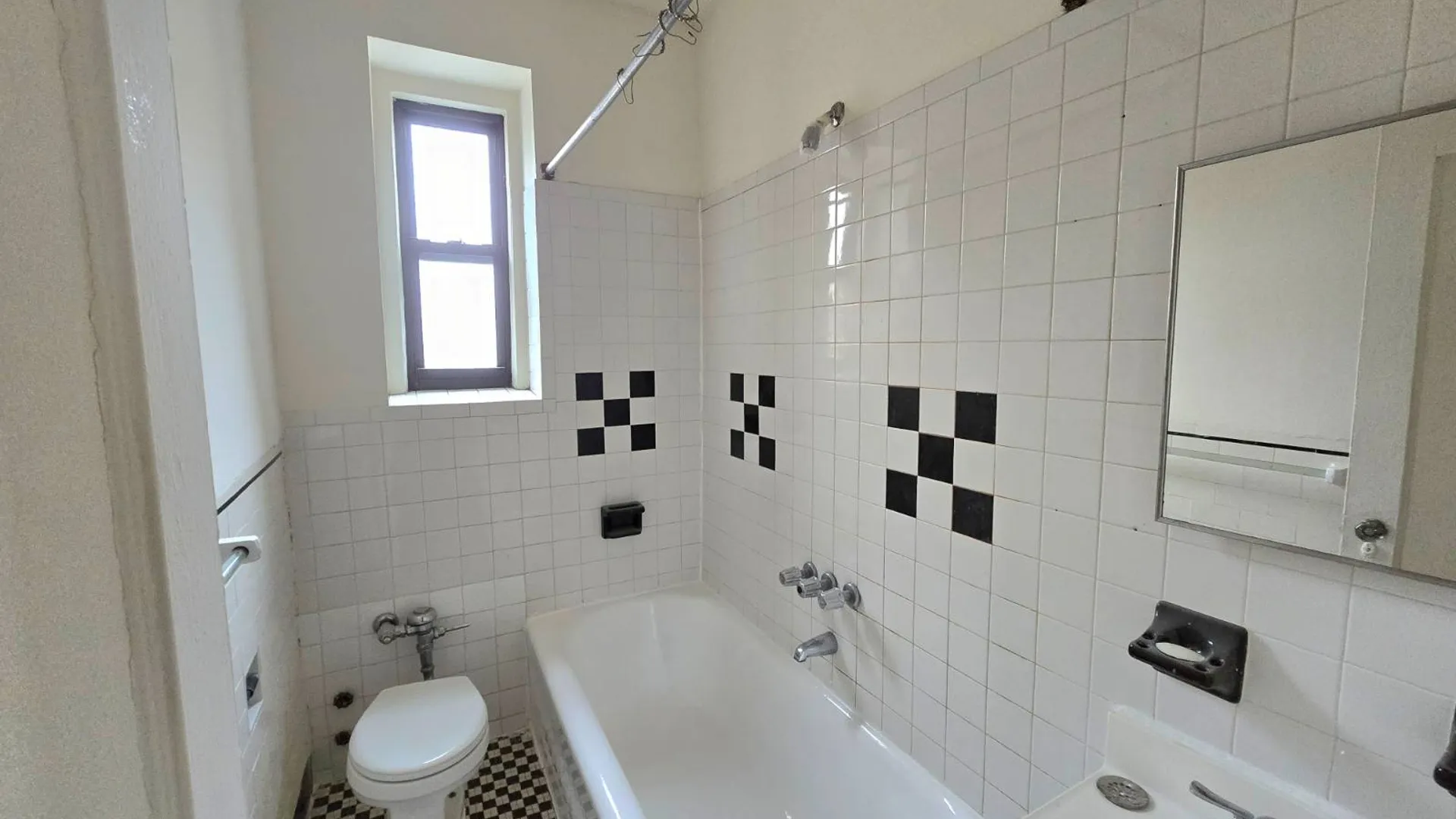 Property at 59-16 Woodside Ave, Woodside, NY 11377 5