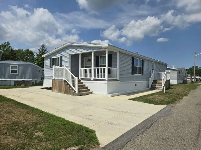Property at 1411 Center Dr, Alden, NY 14004