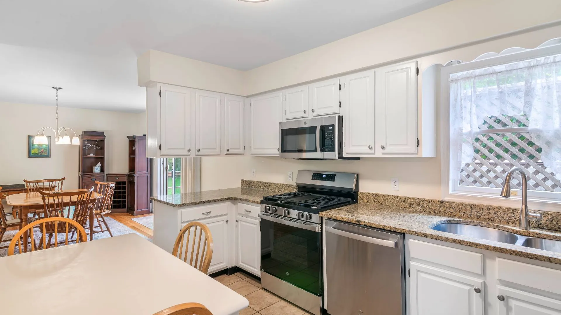 Property at 75 EDWARDS AVE, East Hampton, NY 11937 10