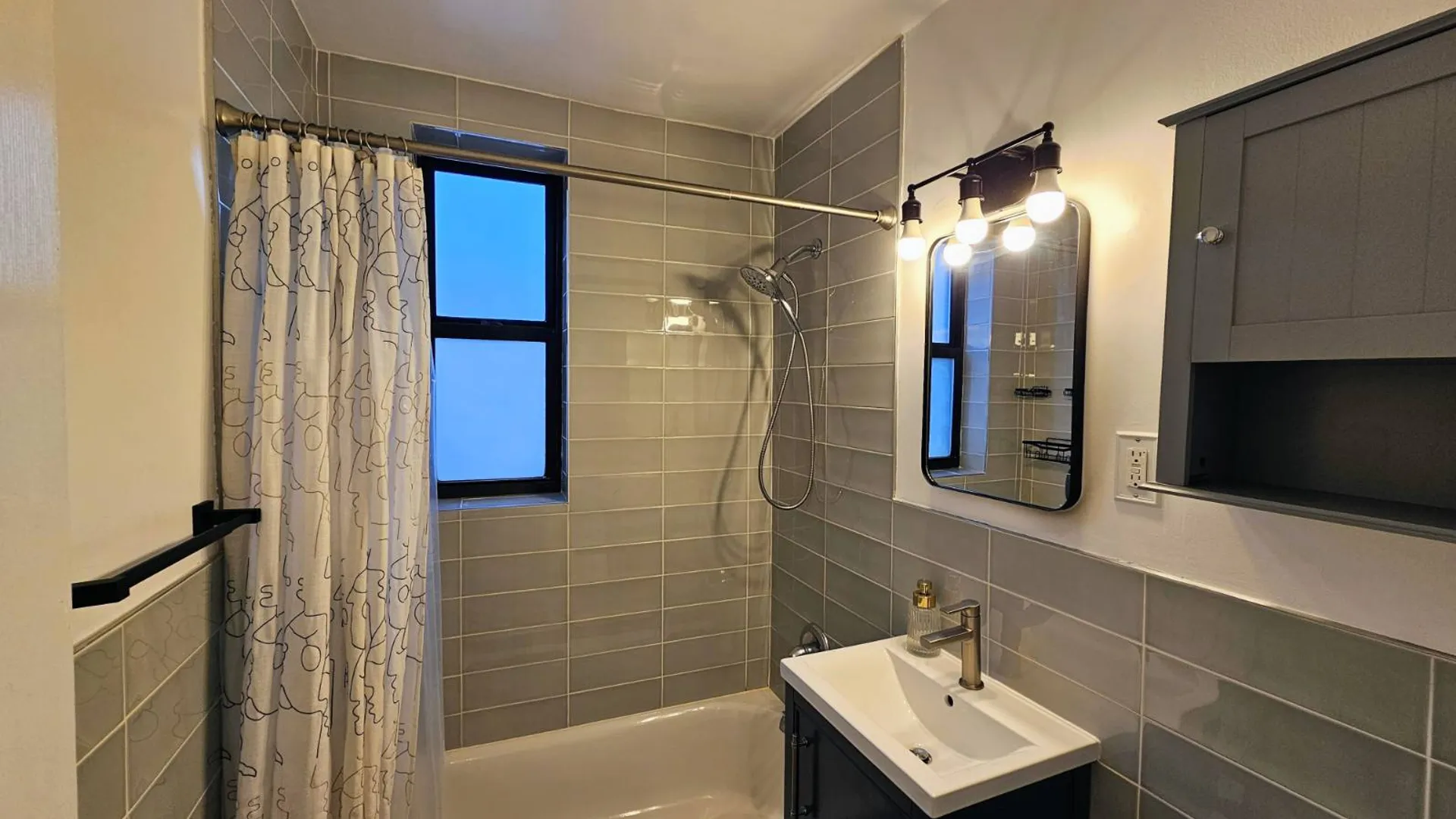 Property at 2165 MATHEWS AVE, Bronx, NY 10462 4