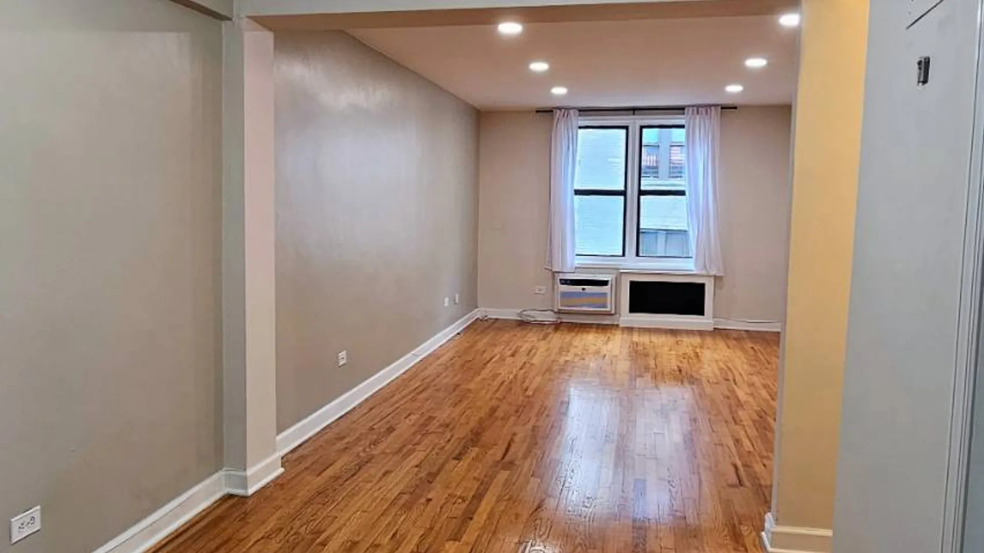 Property at 2165 MATHEWS AVE, Bronx, NY 10462 8
