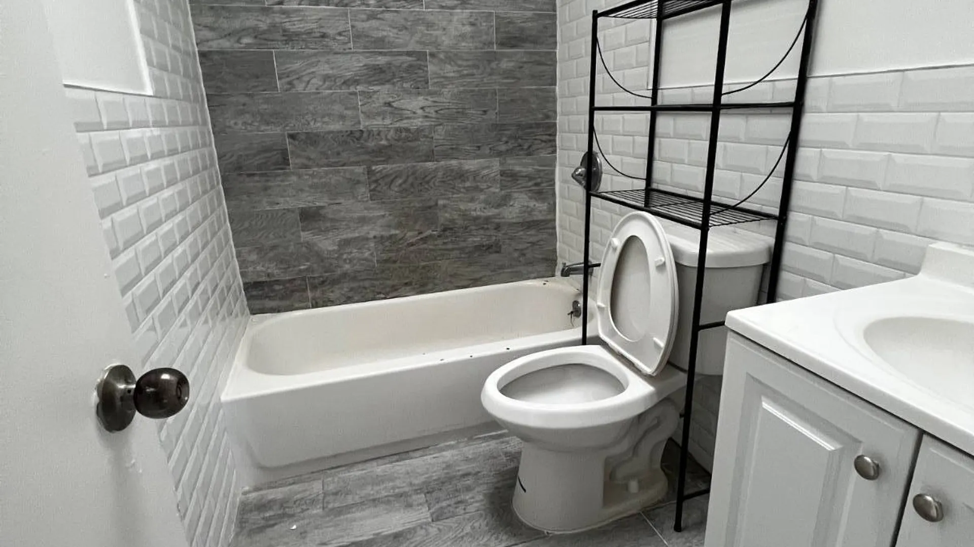 Property at 99-02 212 St, Queens Village, NY 11429 16