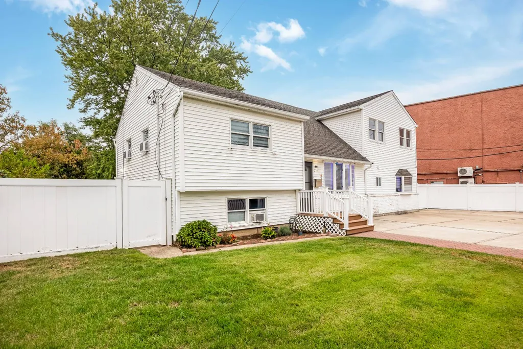 Property at 204 Bayside Ave. Oceanside, NY, Oceanside, NY 11572