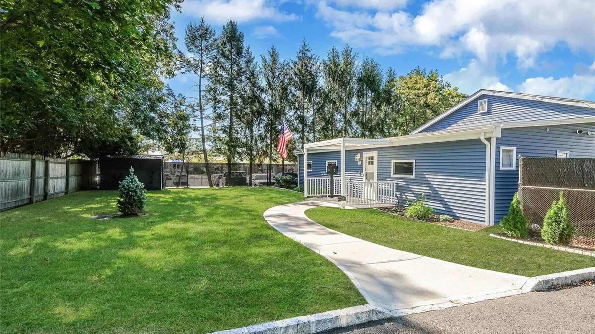 Property at 14 E 3rd Street, Patchogue, NY 11772 4