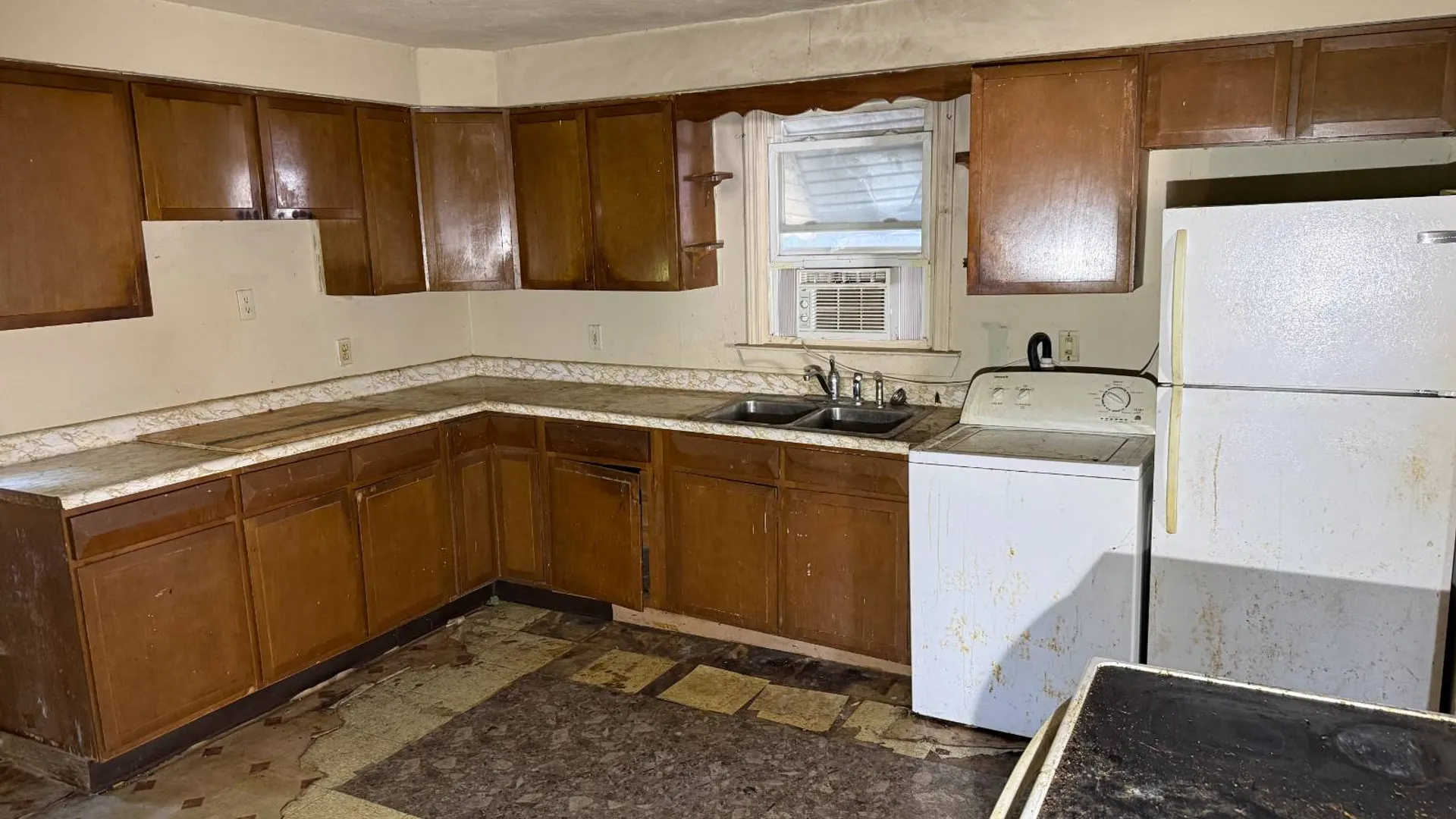 Property at 227 Pleasant Ave W, Syracuse, NY 13205 10