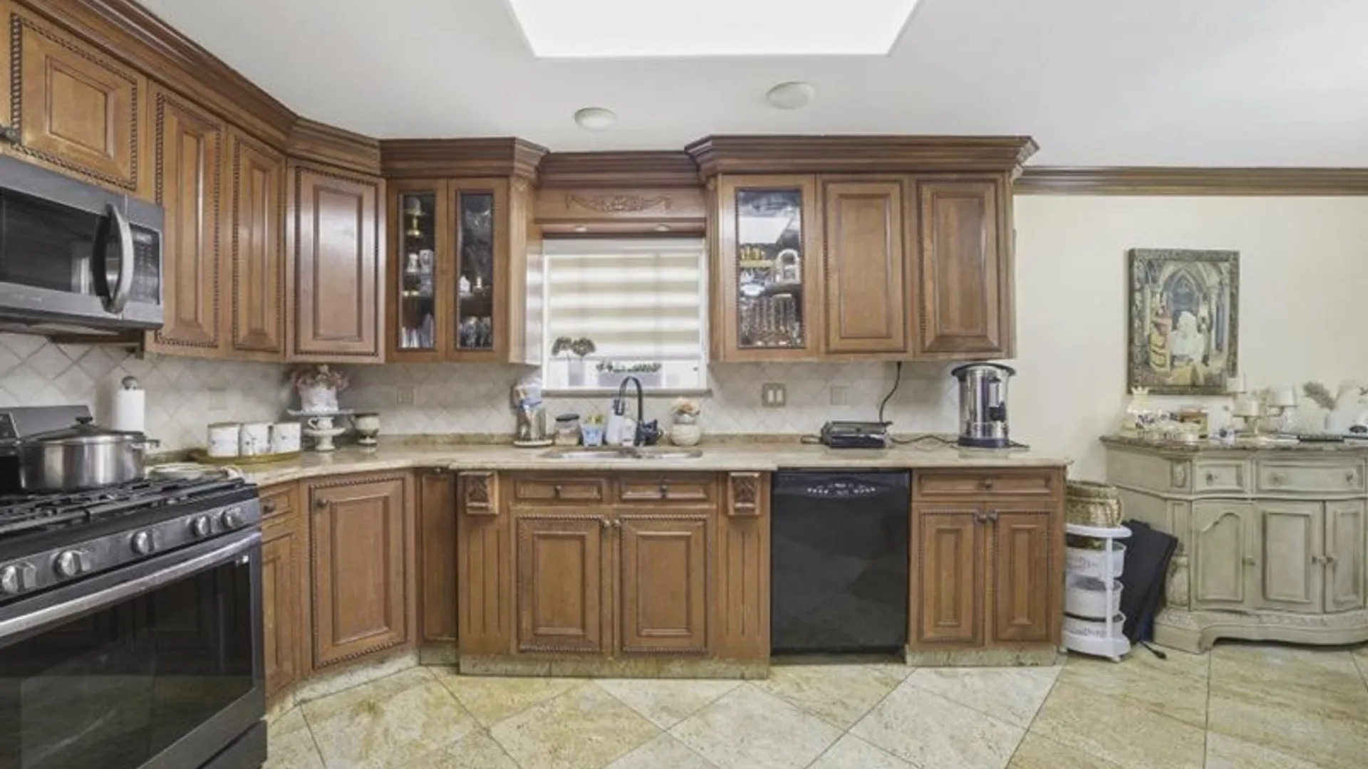 Property at 1372 E 66th St, Brooklyn, NY 11234 6