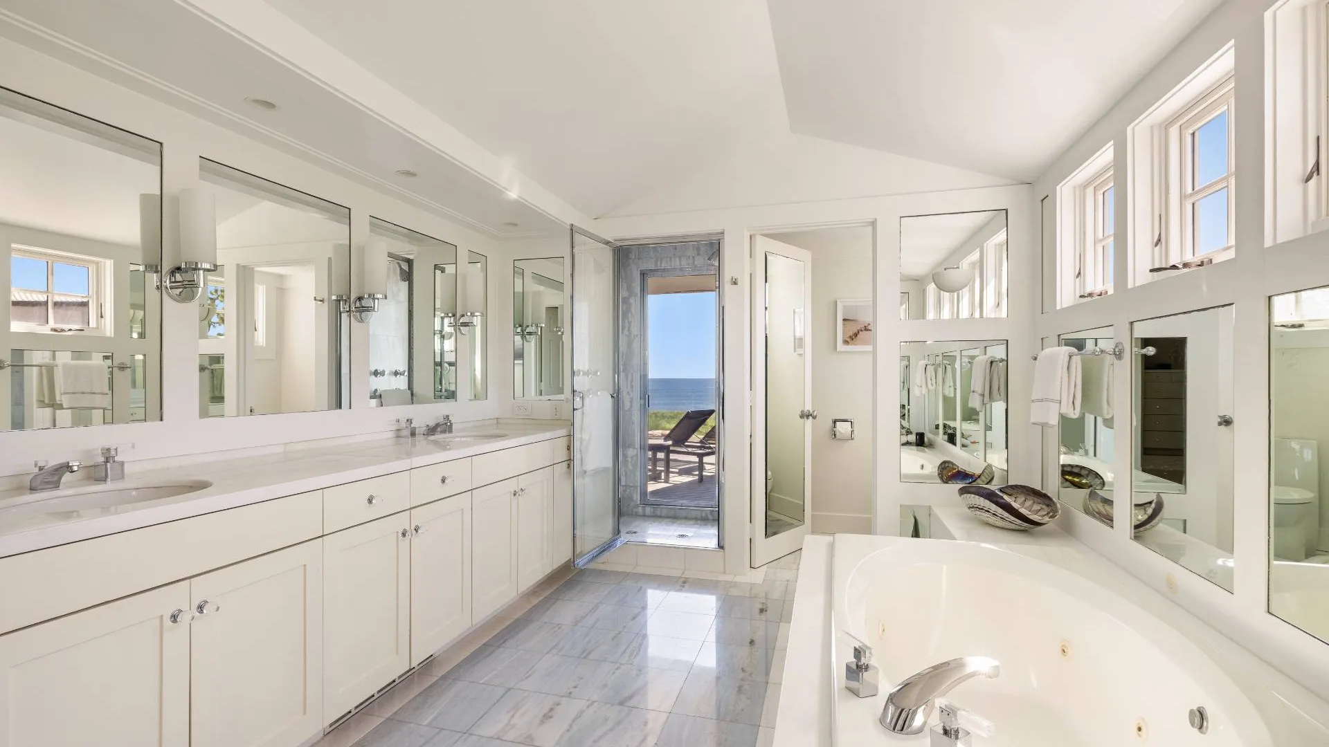Property at 137 MURRAY LN, Southampton, NY 11968 18
