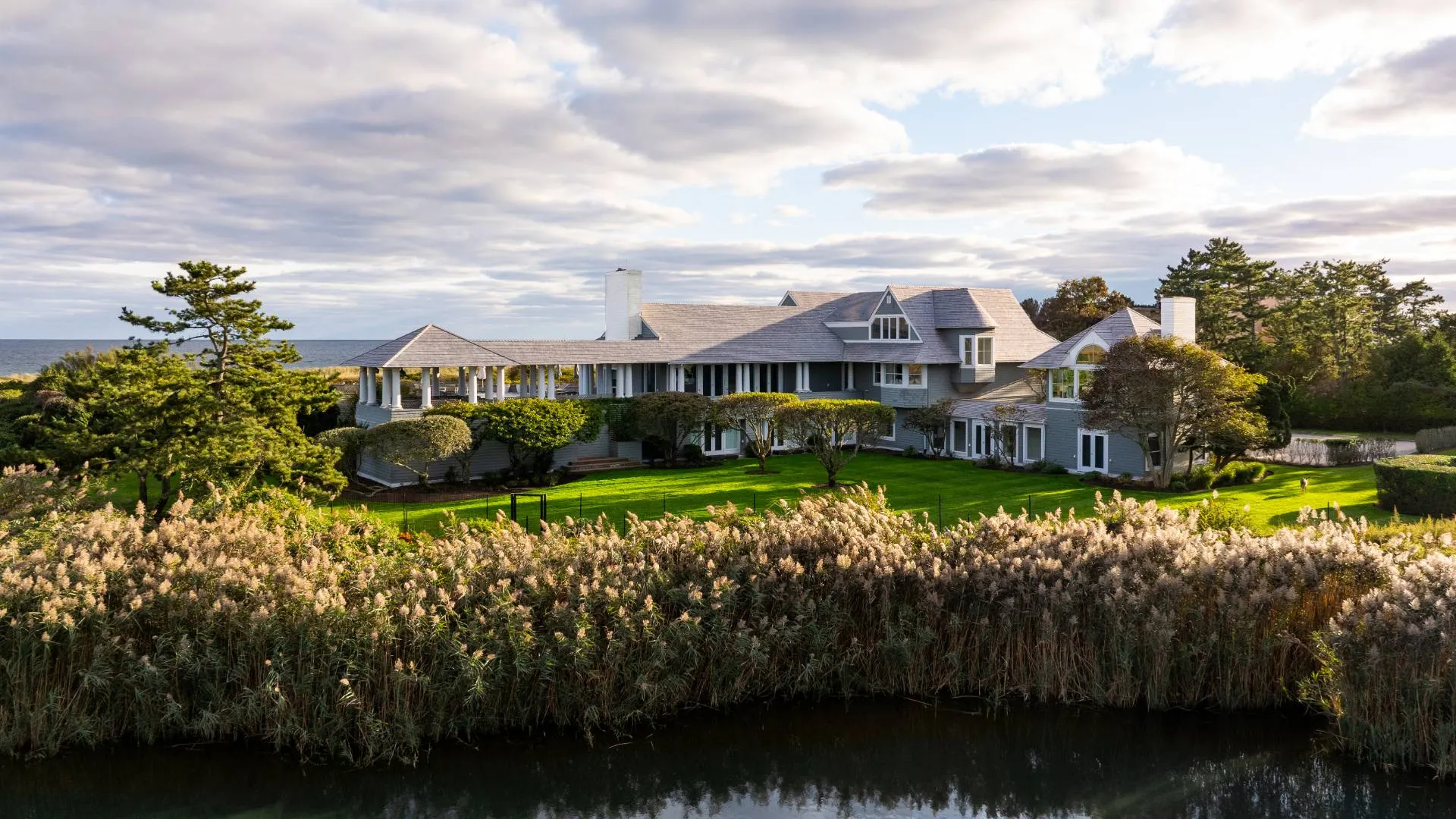 Property at 137 MURRAY LN, Southampton, NY 11968 37