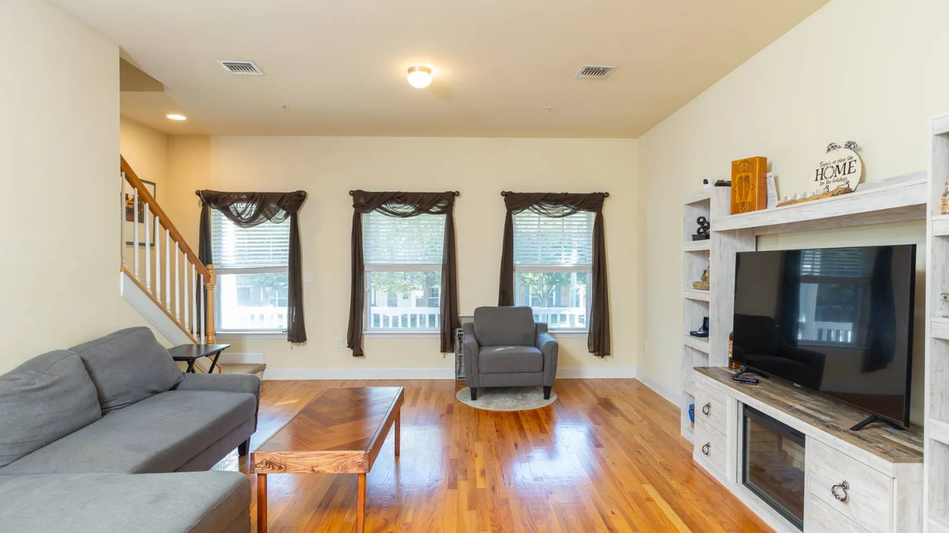 Property at 31 BARLEY LN, Patchogue, NY 11772 11