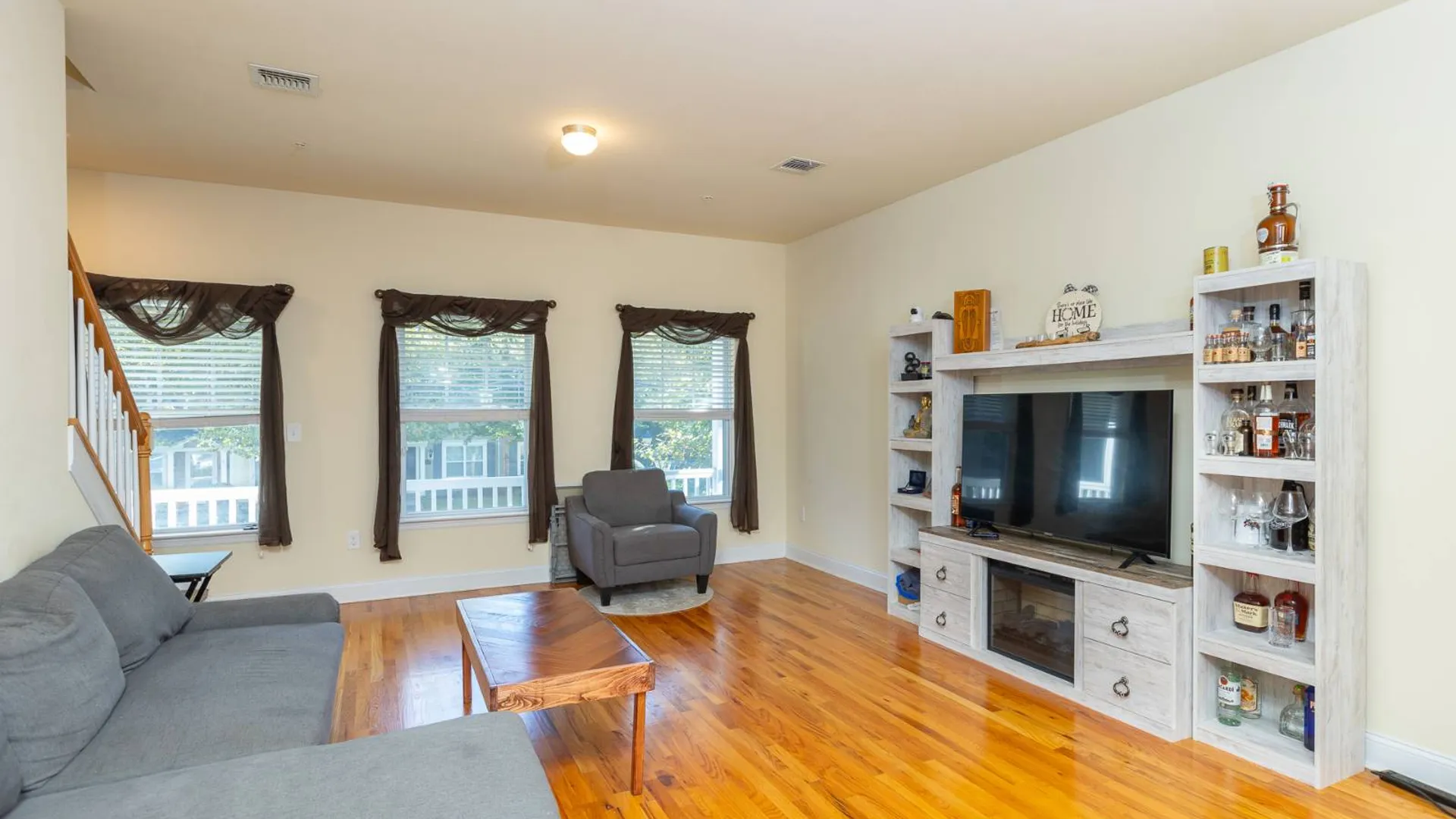 Property at 31 BARLEY LN, Patchogue, NY 11772 12