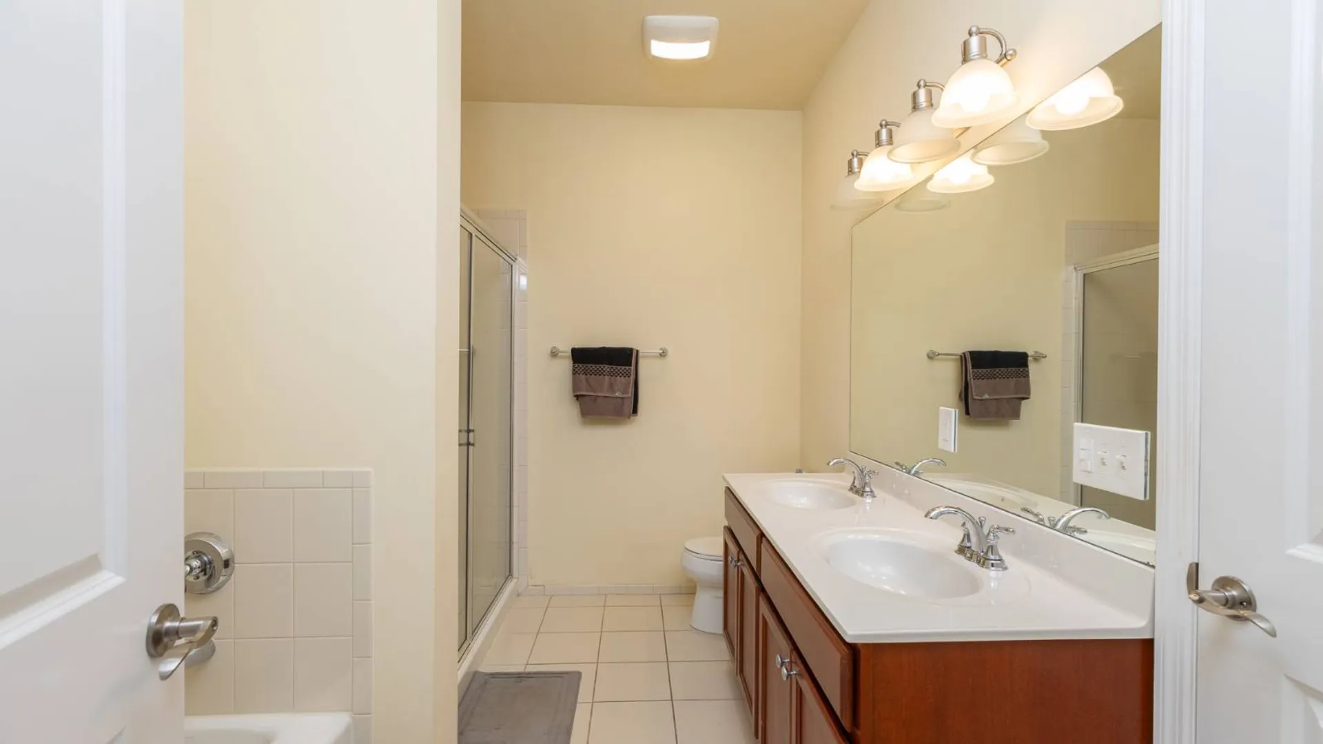 Property at 31 BARLEY LN, Patchogue, NY 11772 15