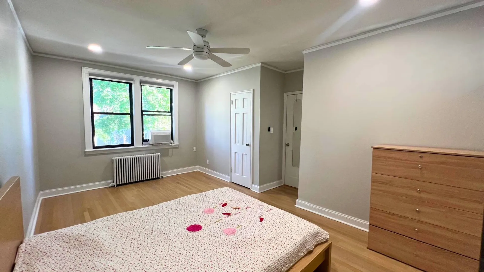 Property at 40-01 Little Neck Pkwy, Little Neck, NY 11363 8
