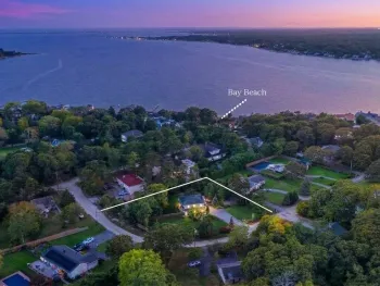 Property at 3 Jefferson Ave, Hampton Bays, NY 11946
