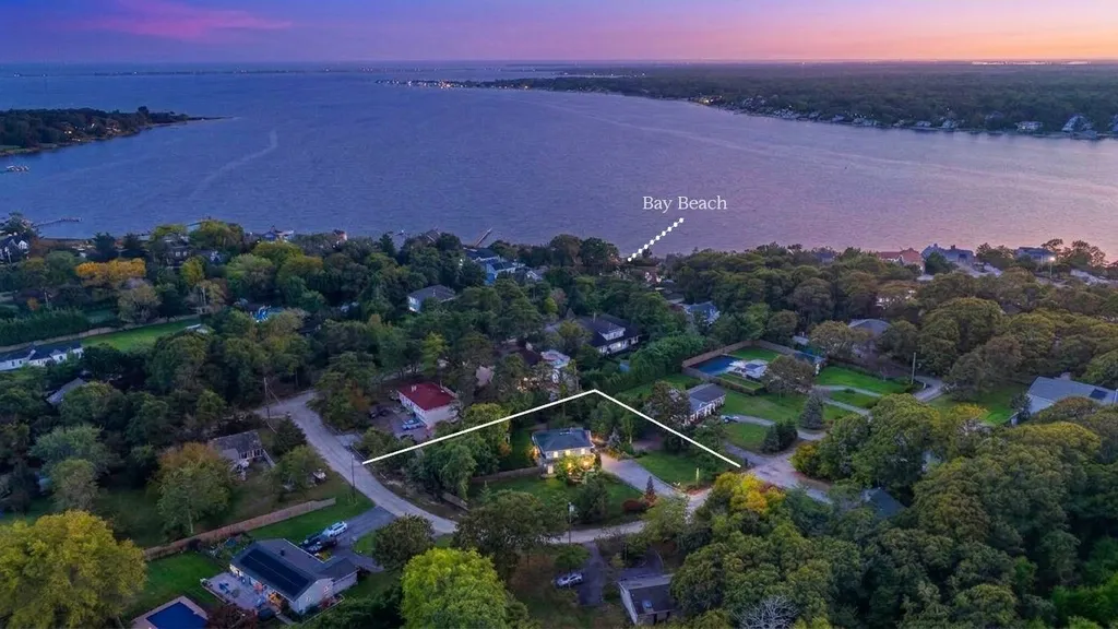 Property at 3 Jefferson Ave, Hampton Bays, NY 11946