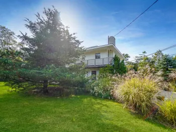 Property at 3 Jefferson Ave, Hampton Bays, NY 11946