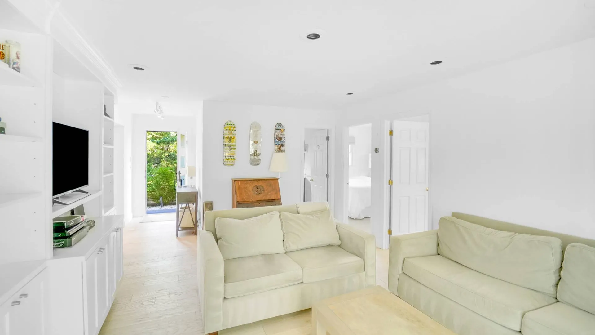 Property at 3 Jefferson Ave, Hampton Bays, NY 11946 8
