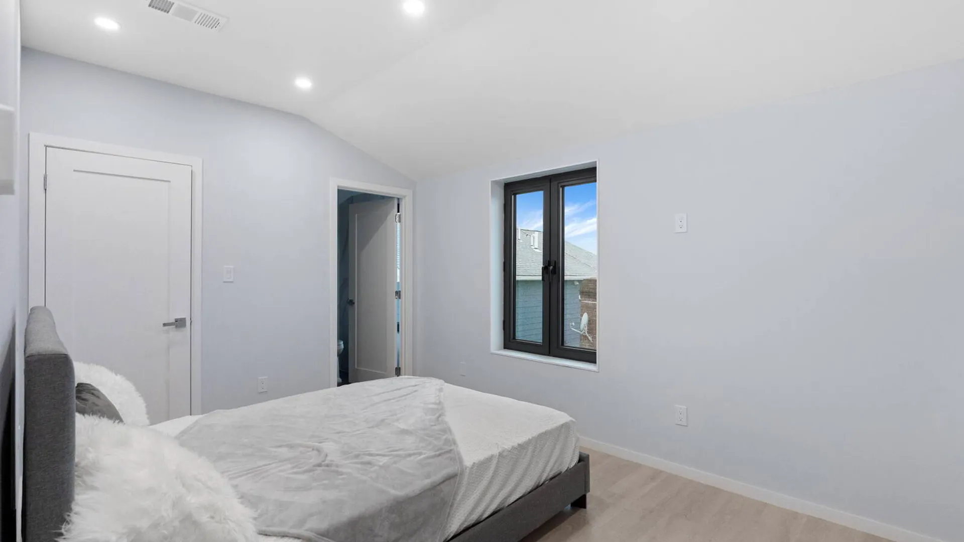 Property at 33 Keen Ct, Brooklyn, NY 11229 30