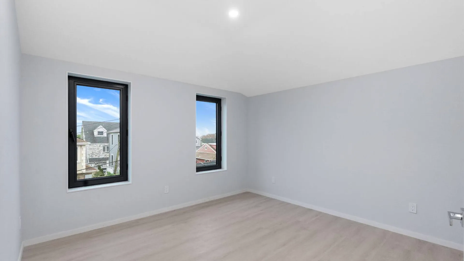 Property at 33 Keen Ct, Brooklyn, NY 11229 35
