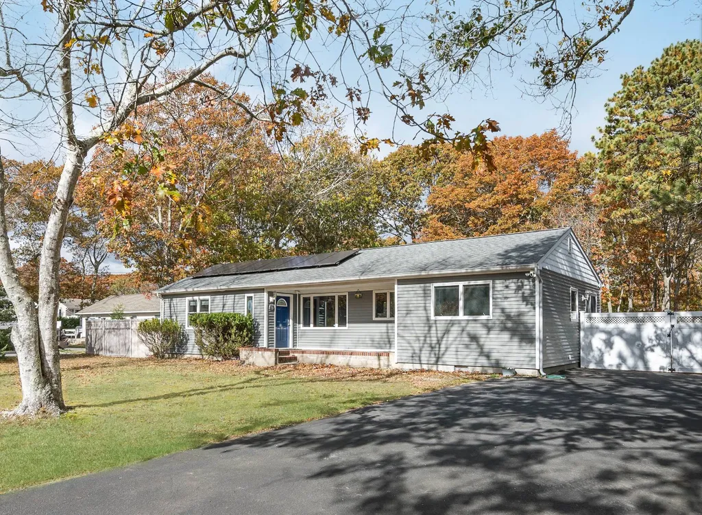 Property at 21 Woodridge Rd, Hampton Bays, NY 11946