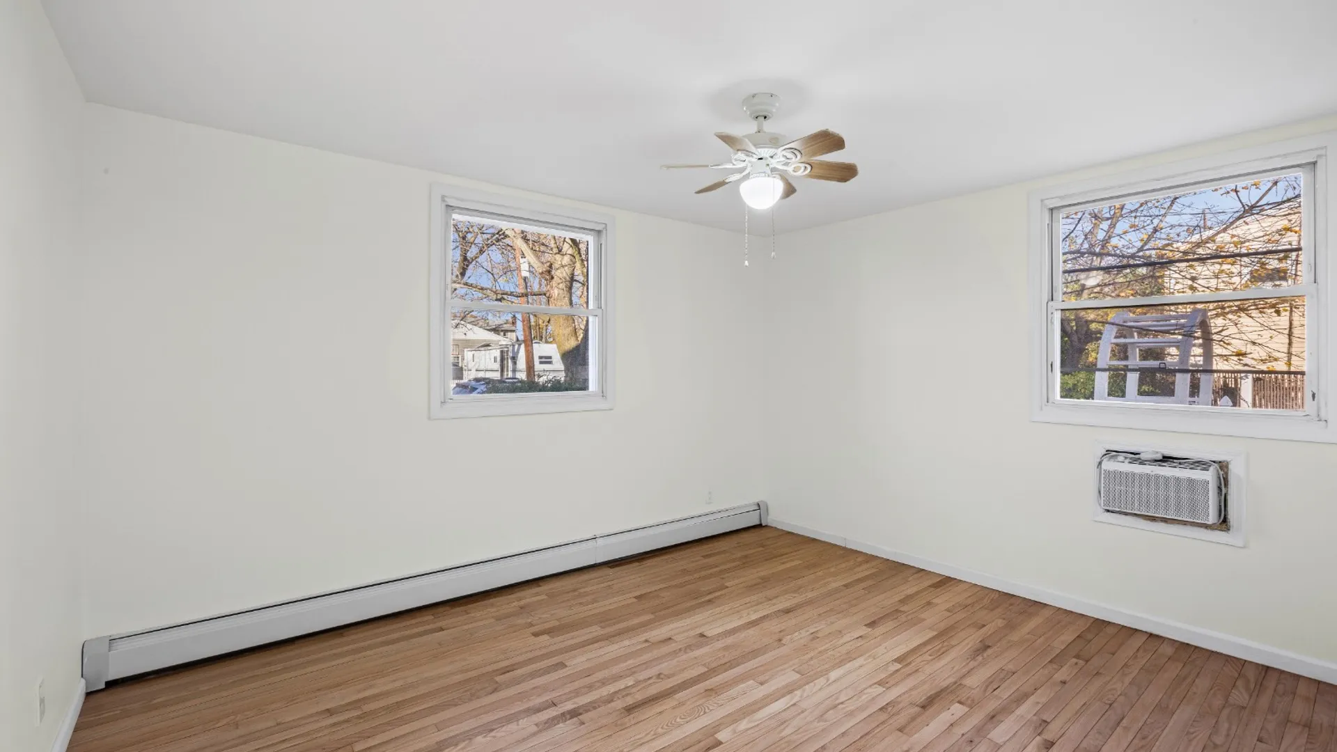 Property at 1565 10th St, West Babylon, NY 11704 17