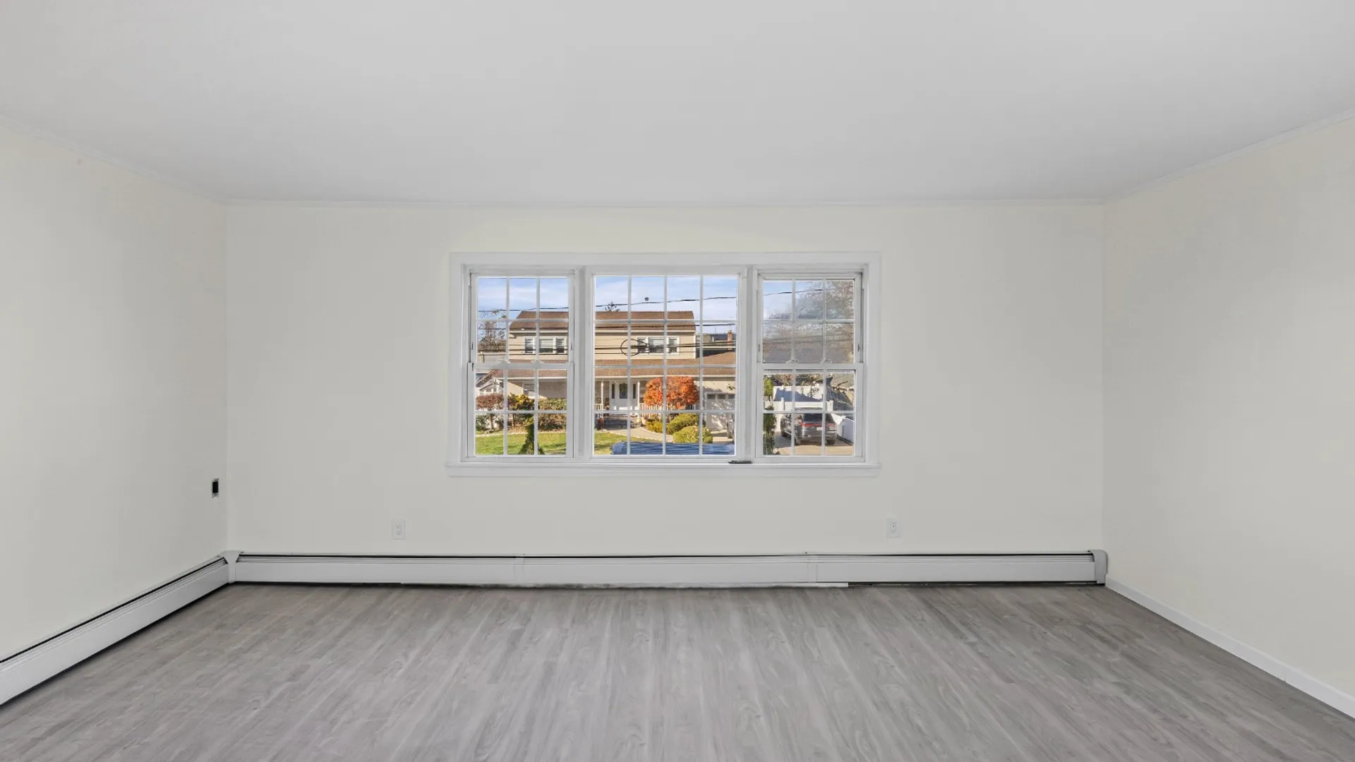 Property at 1565 10th St, West Babylon, NY 11704 25