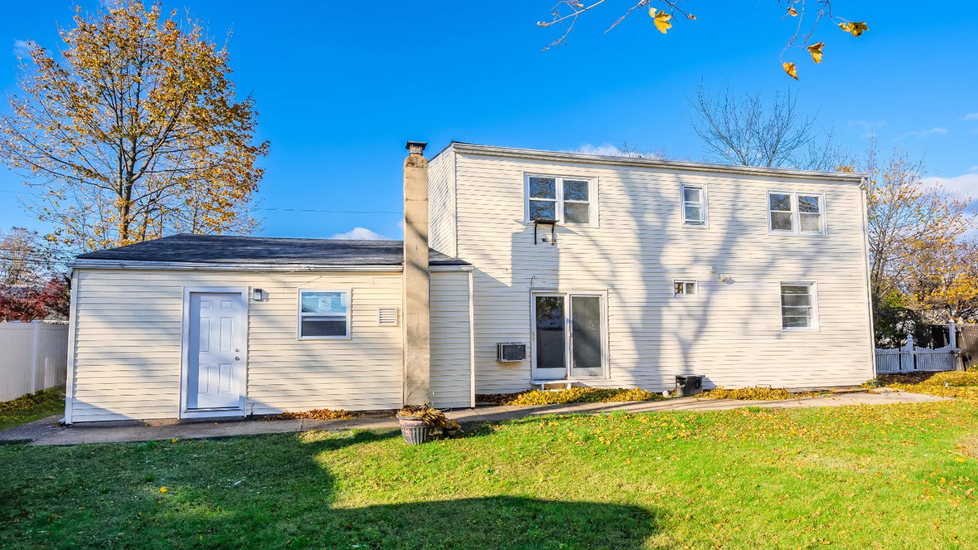 Property at 1565 10th St, West Babylon, NY 11704 30