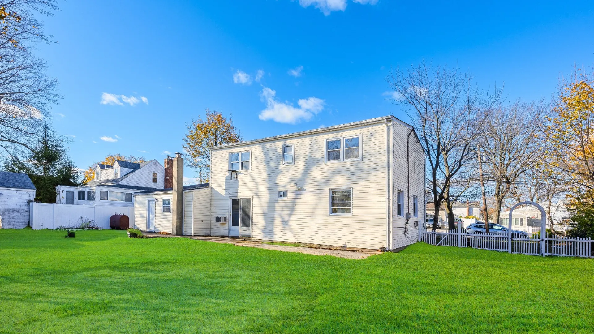 Property at 1565 10th St, West Babylon, NY 11704 35