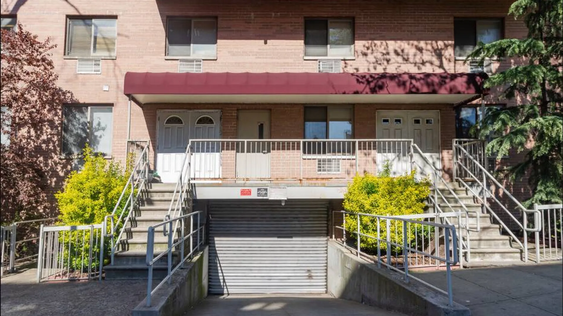 Property at 118-82 Metropolitan Ave, Kew Gardens, NY 11415 3