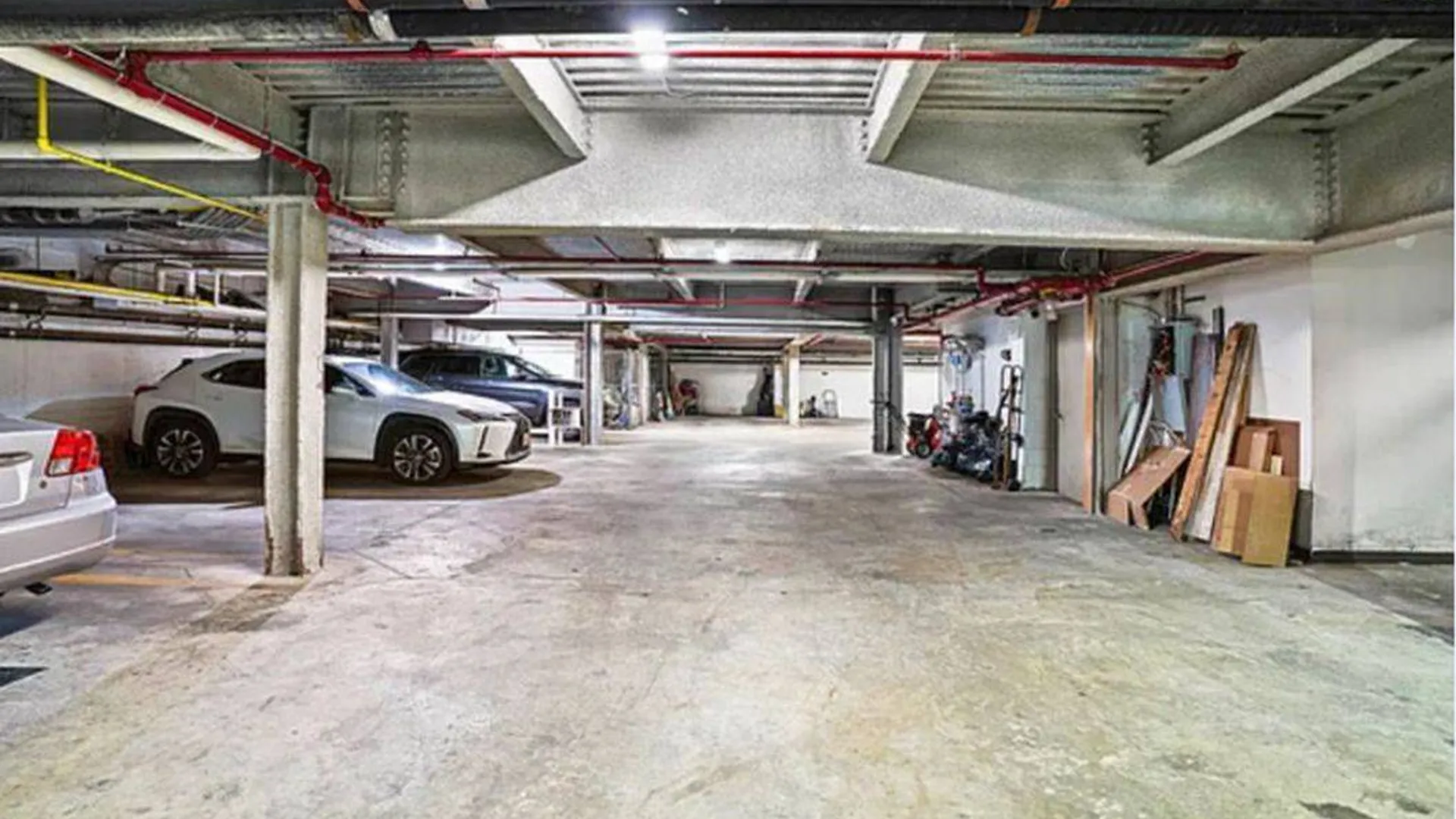Property at 118-82 Metropolitan Ave, Kew Gardens, NY 11415 4