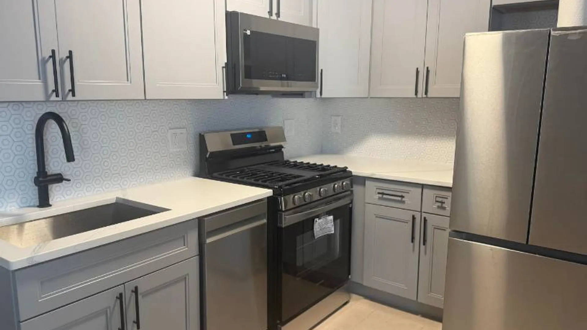 Property at 118-82 Metropolitan Ave, Kew Gardens, NY 11415 25