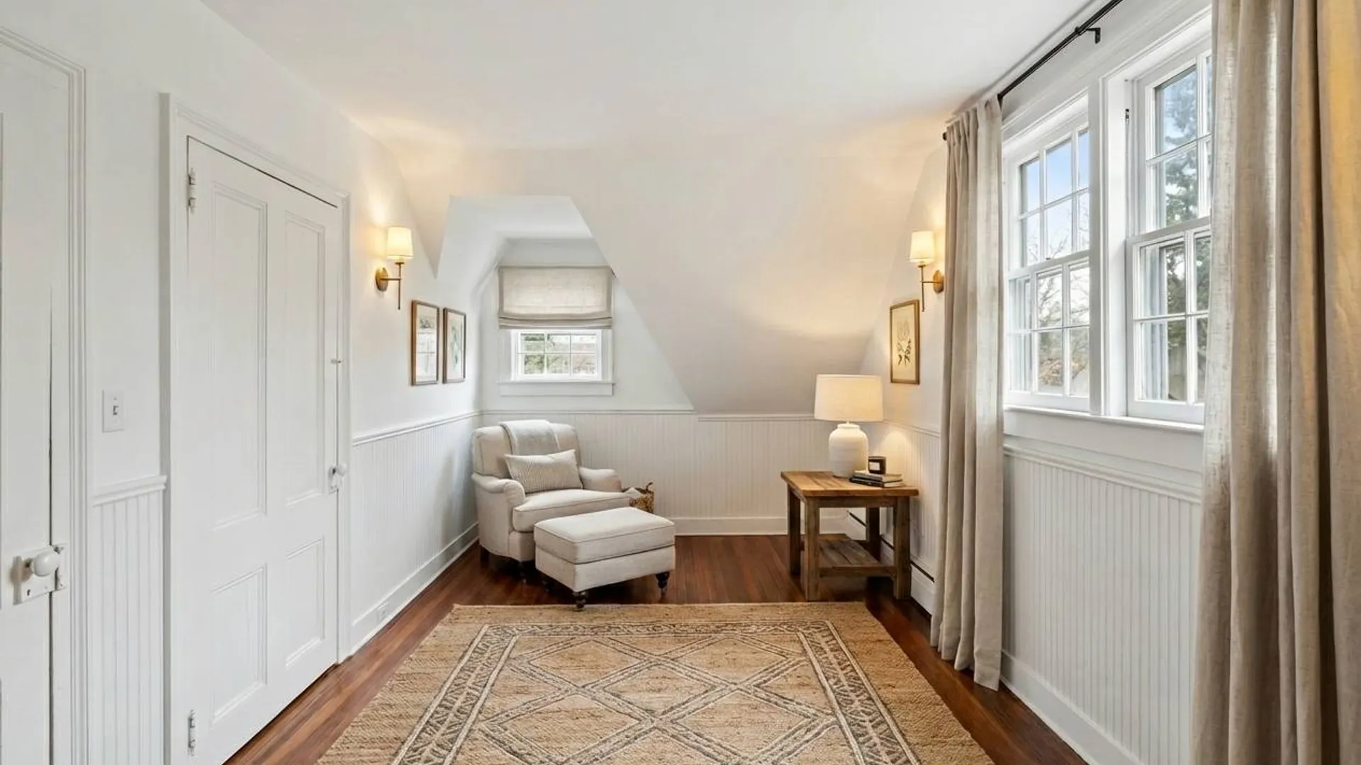 Property at 201 HERRICK RD, Southampton, NY 11968 9