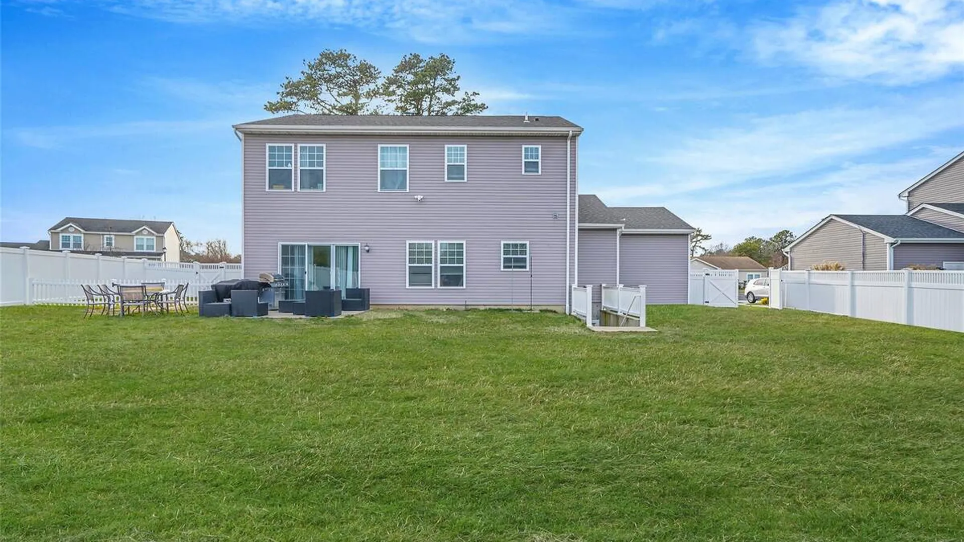 Property at 7 Pondview Circle, Shirley, NY 11967 5