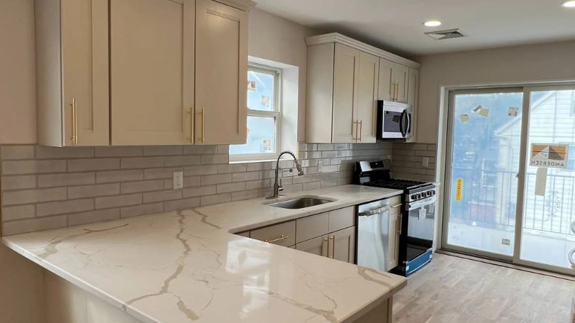 Property at 2757 TENBROECK AVE, Bronx, NY 10469 13