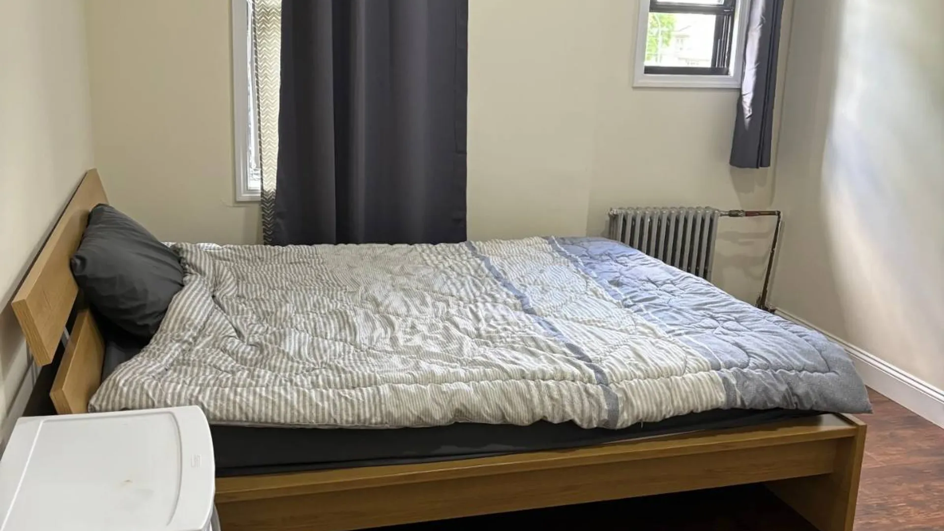Property at 33-81 164 st, Flushing, NY 11358 5
