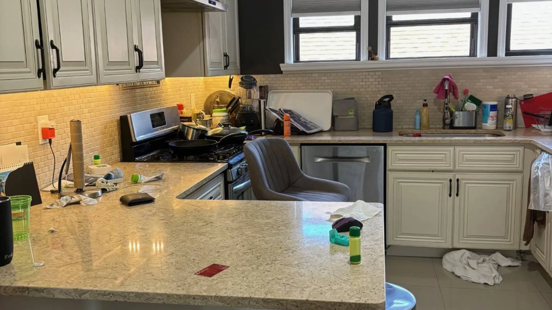 Property at 33-81 164 st, Flushing, NY 11358 28