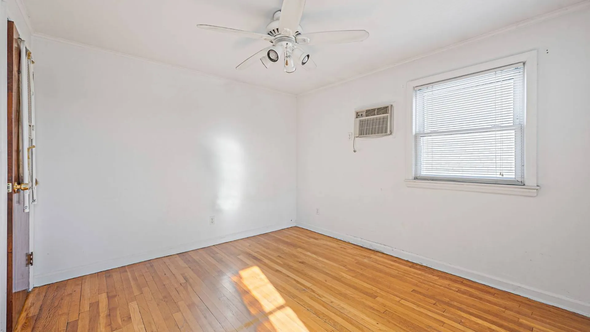 Property at 34 Meyer Avenue, Valley Stream, NY 11580 38