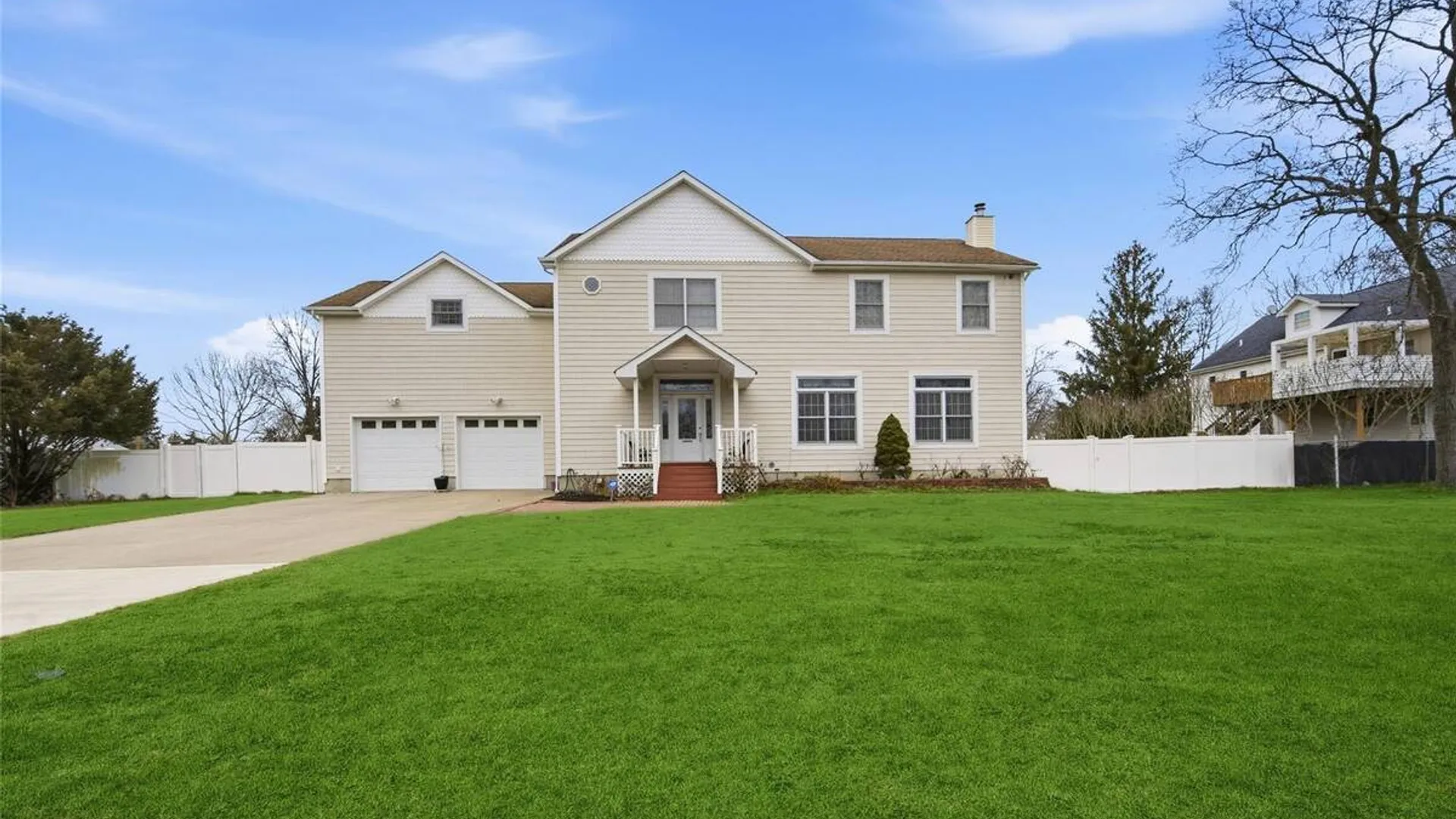 Property at 471 Southport Street, Ronkonkoma, NY 11779 3