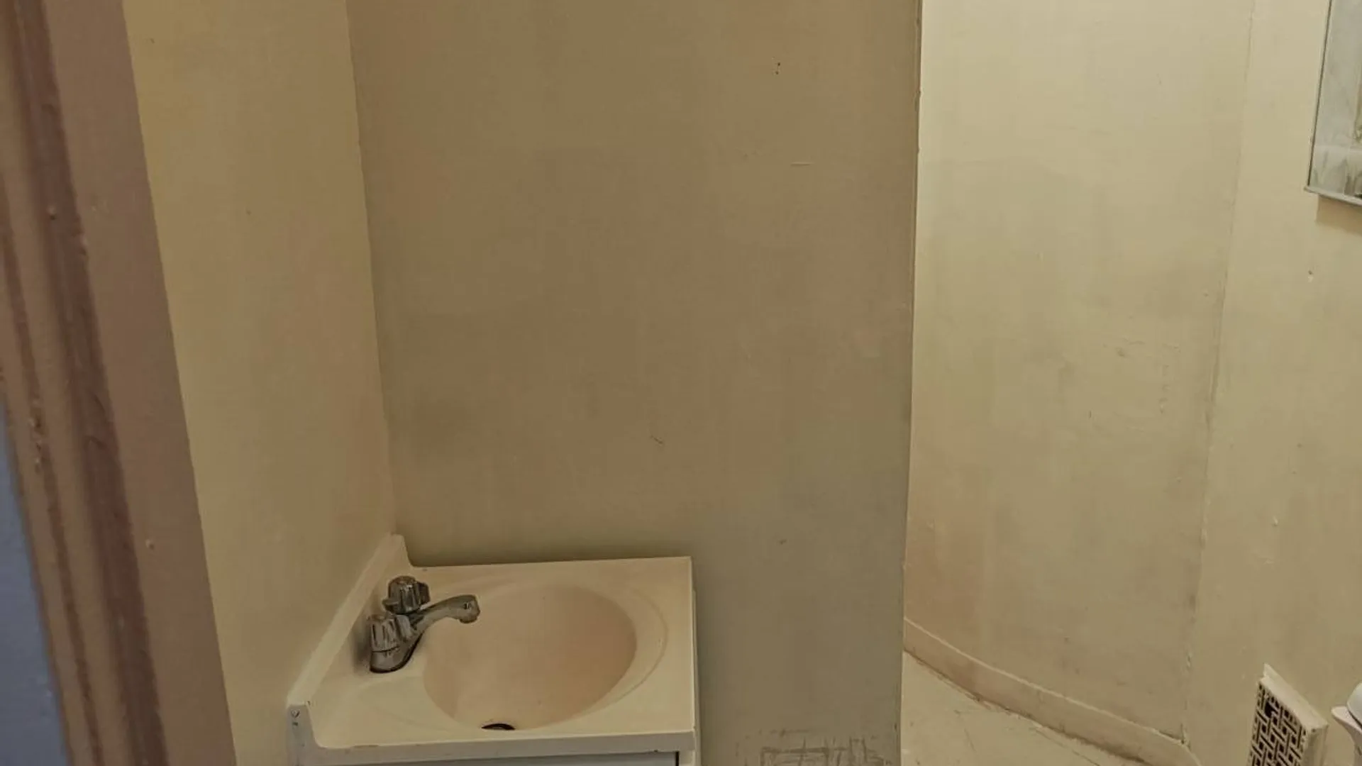 Property at 118 Winter Avenue, Staten Island, NY 10301 8
