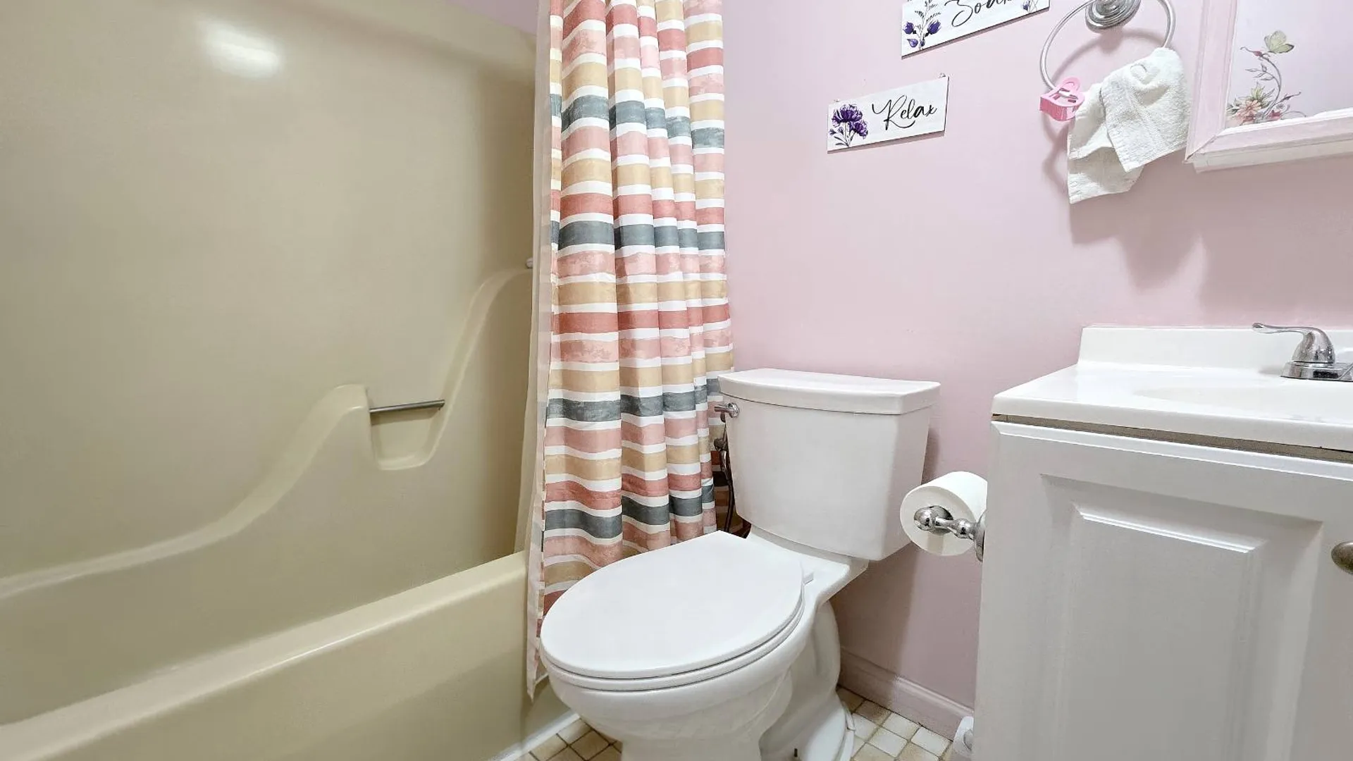 Property at 54 Beacon St, Shirley, NY 11967 18