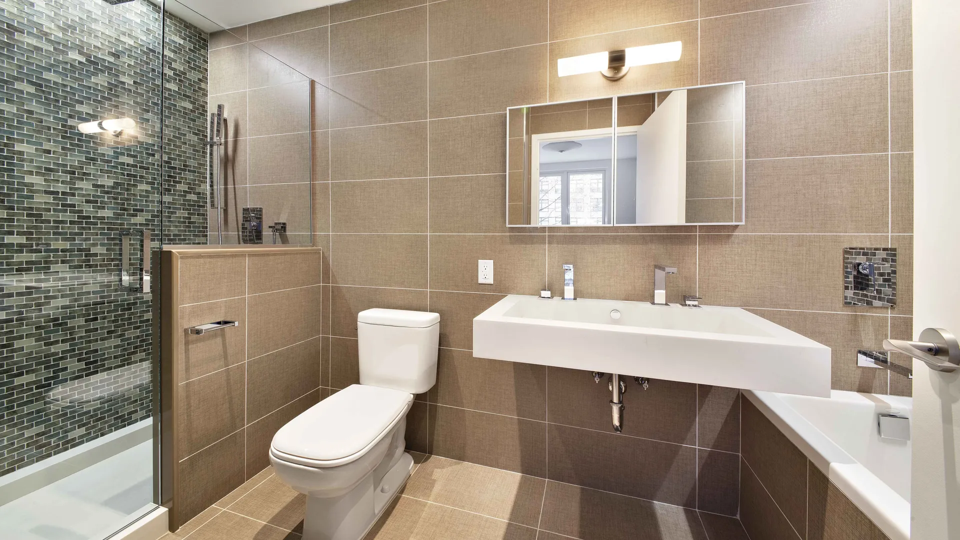 Property at 22 Renwick Street, New York, NY 10013 4