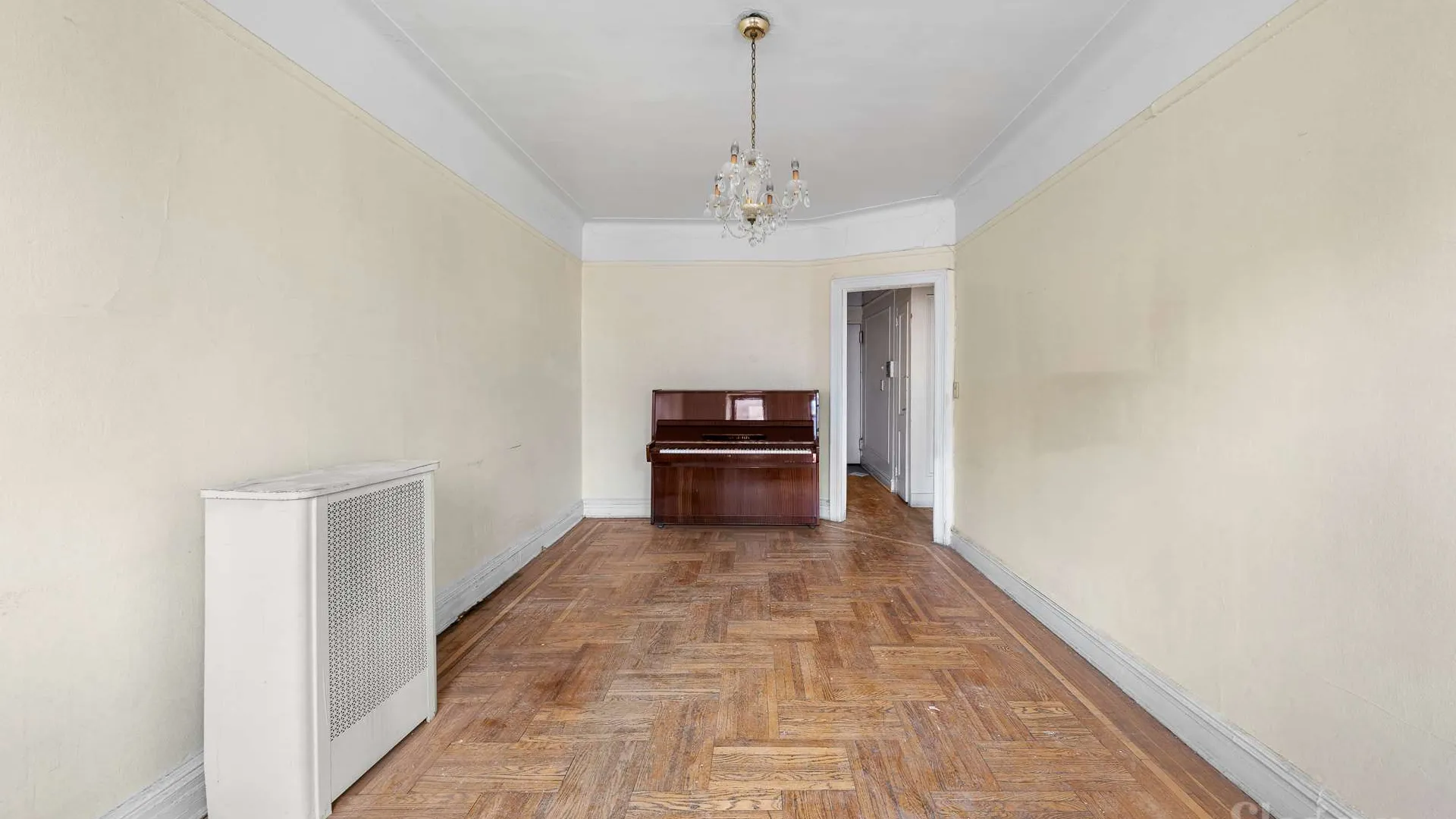 Property at 37 -16 83rd St, Queens, NY 11372 5