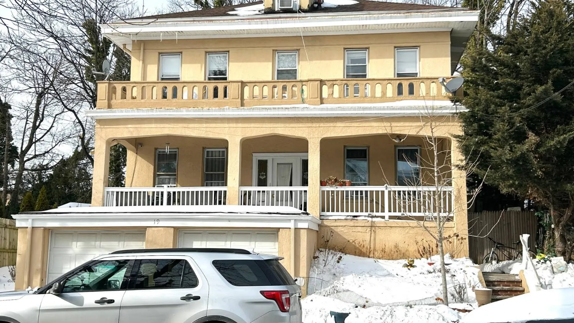 Property at 19 1st Street, Staten Island, NY 10306 3