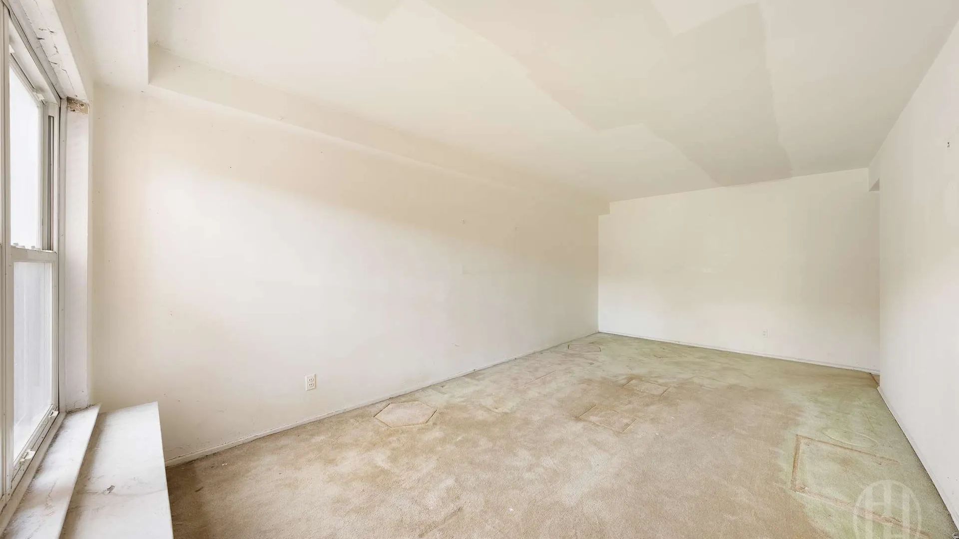 Property at 24 -29 78th St, Queens, NY 11370 5