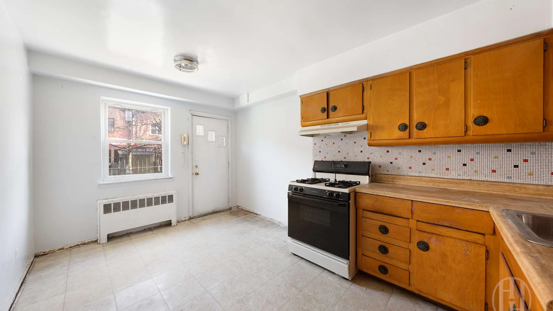 Property at 24 -29 78th St, Queens, NY 11370 10