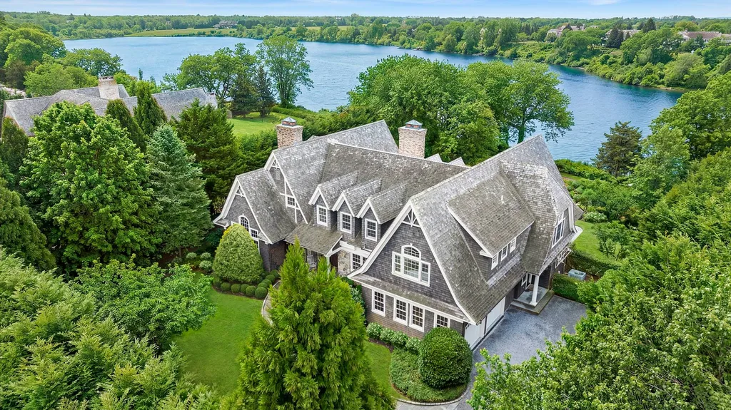 Property at 7 Kellis Way, Bridgehampton, NY 11932