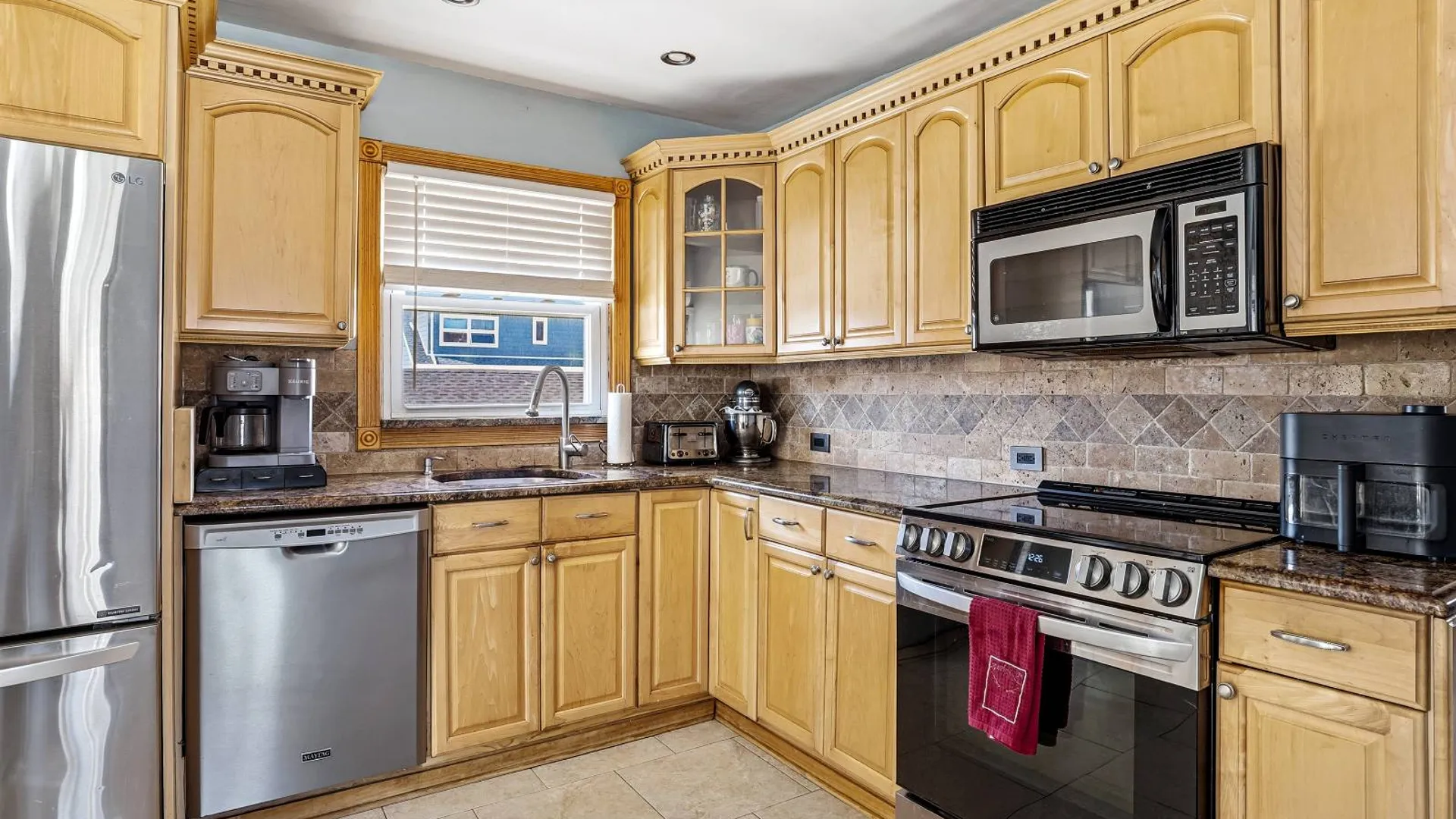 Property at 160 st Mark Ave, Freeport, NY 11520 7
